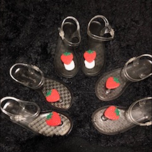 ❌FINAL PRICE JELLY STRAWBERRY 🍓 SANDALS!ADORABLE - Picture 3 of 5